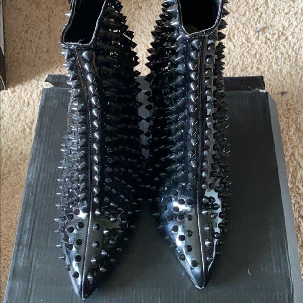 Spiked ankle boot
